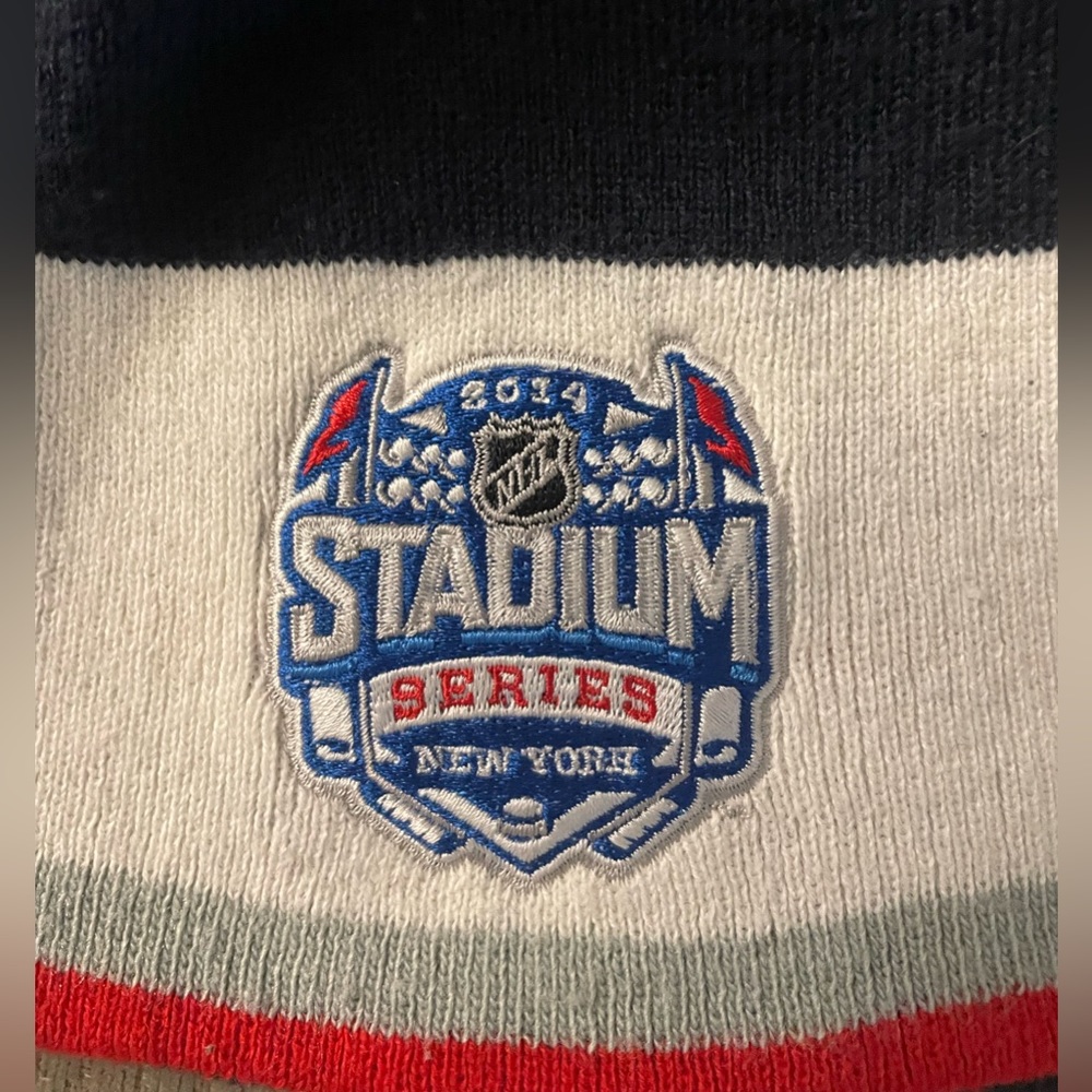 New York Rangers reversible hat and scarf Official NHL Stadium Series 2014 - Picture 4 of 8
